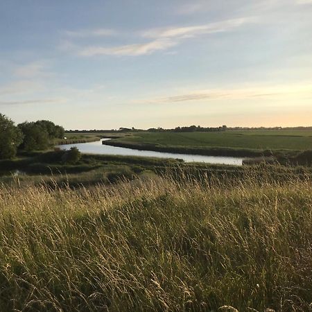 T Huuske Tuinappartement Met Fantastisch Uitzicht, Nabij Zee Zonnemaire Exteriér fotografie