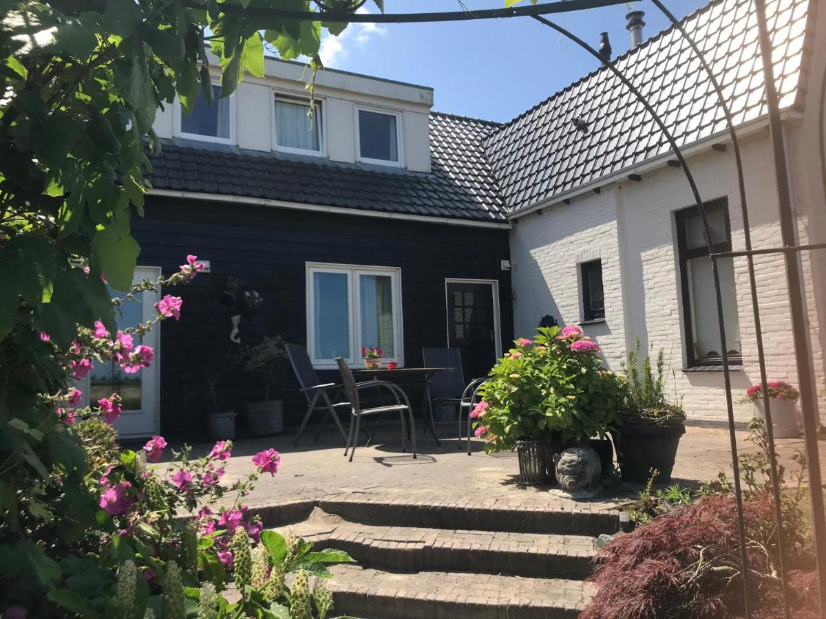 T Huuske Tuinappartement Met Fantastisch Uitzicht, Nabij Zee Zonnemaire Exteriér fotografie