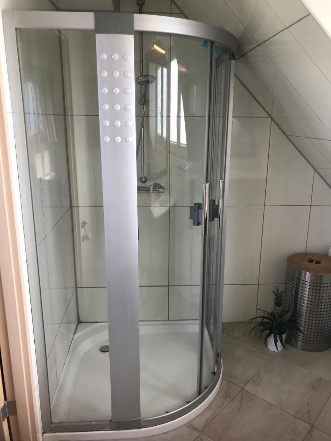 T Huuske Tuinappartement Met Fantastisch Uitzicht, Nabij Zee Zonnemaire Exteriér fotografie